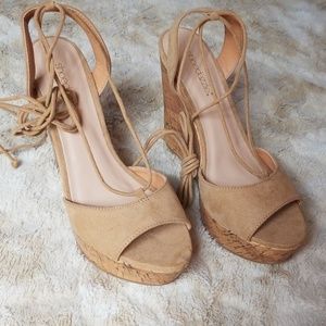 💜SHOE DAZZLE WEDGES